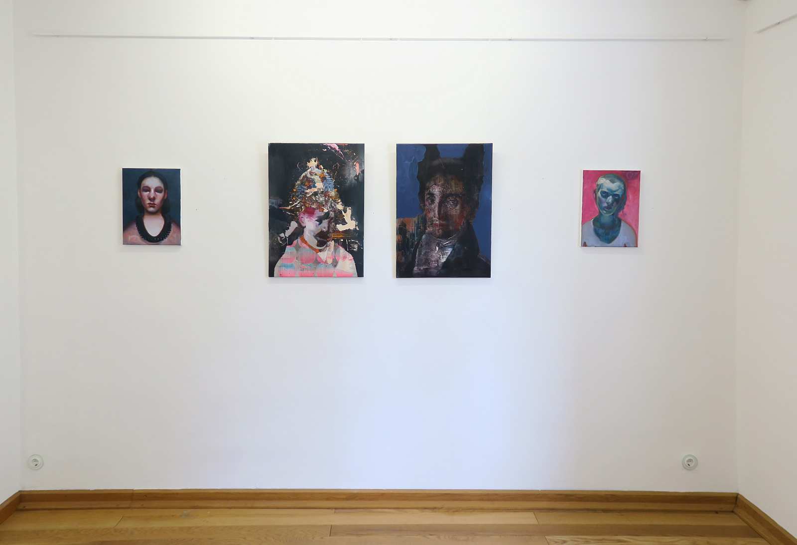 STATUS QUO (Solo),Exhibition